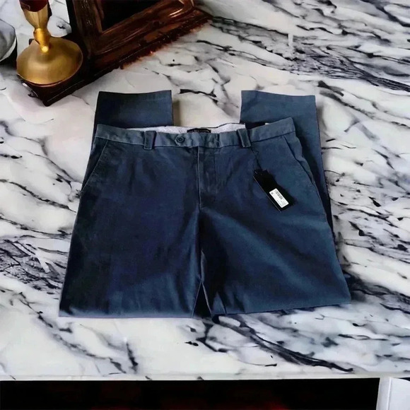 NEW Bloomingdale's The Men's Store 34W X 32L TAILORED FIT Blue Chino Pants - Picture 1 of 7